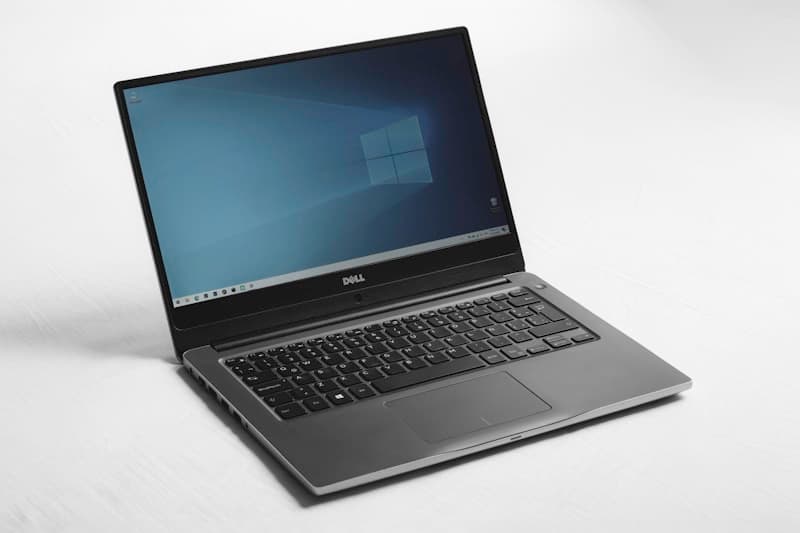 Laptop Screen Replacement Vadodara – Cracked Display Repair